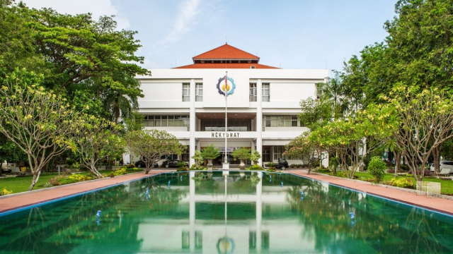 Universitas Terbaik Di Surabaya Yang Jadi Pilihan Favorit Banyak Calon Mahasiswa